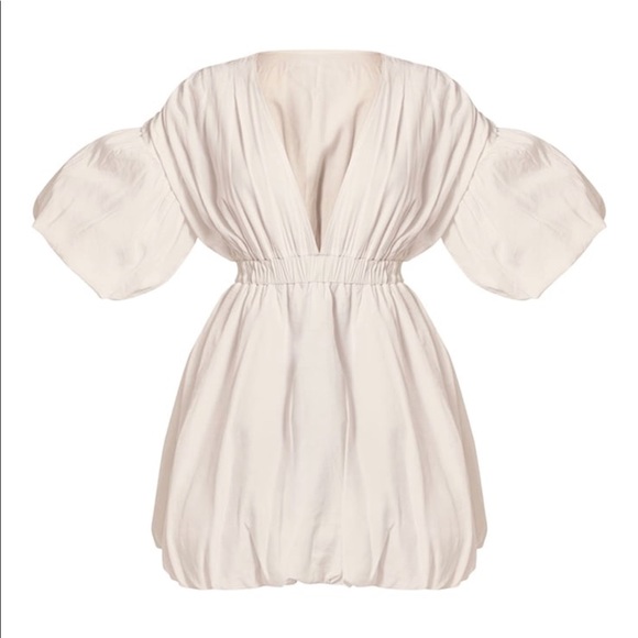 Pretty Little Thing white puff dress - Picture 2 of 5